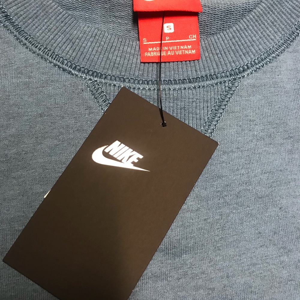 Nike French Terry Crewneck - Picture 4 of 5